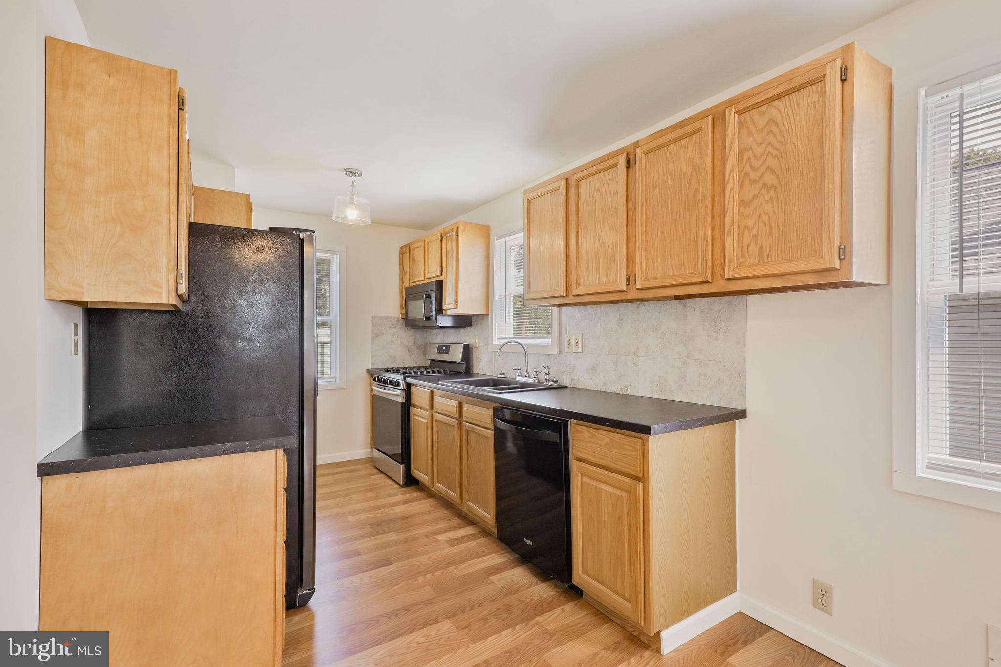2504 Windsor Road Baltimore, MD 21234 - Photo 9 of 36 kitchen