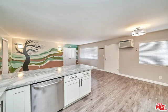 $399,000 | 6520 Shirley Avenue, Unit 14, Reseda, CA 91335