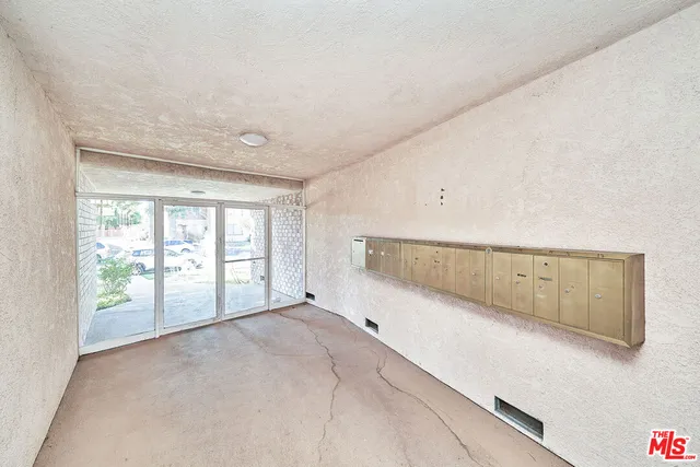 $399,000 | 6520 Shirley Avenue, Unit 14, Reseda, CA 91335