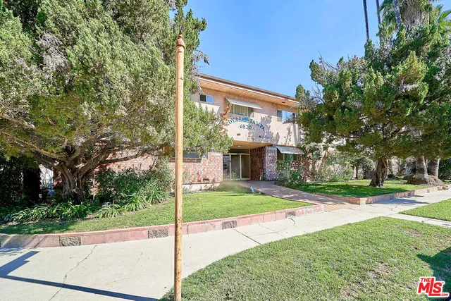 $399,000 | 6520 Shirley Avenue, Unit 14, Reseda, CA 91335