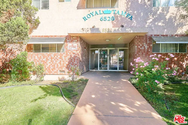 $399,000 | 6520 Shirley Avenue, Unit 14, Reseda, CA 91335