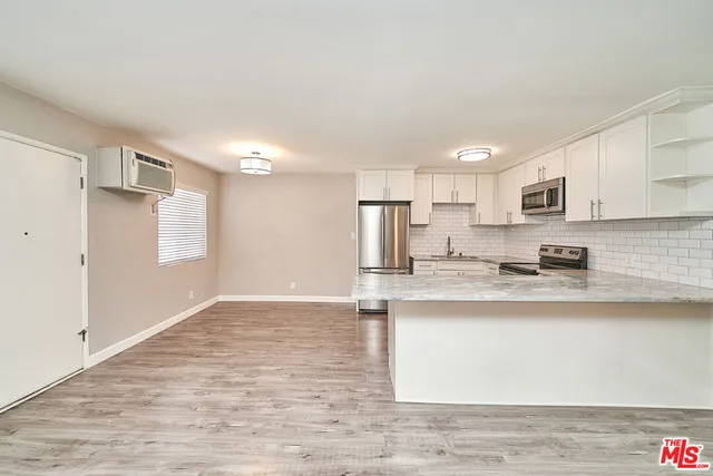 $399,000 | 6520 Shirley Avenue, Unit 14, Reseda, CA 91335