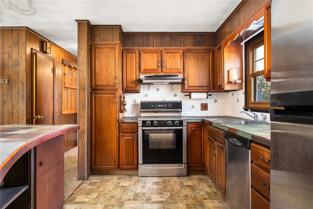123 Watch Hill Road Westerly, RI 02891 - Photo 12 of 31