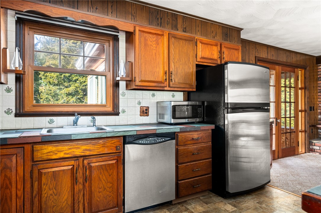 123 Watch Hill Road Westerly, RI 02891 - Photo 14 of 31