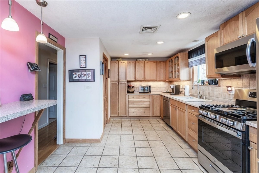 11 Spring Street Danvers, MA 01923 - Photo 9 of 42