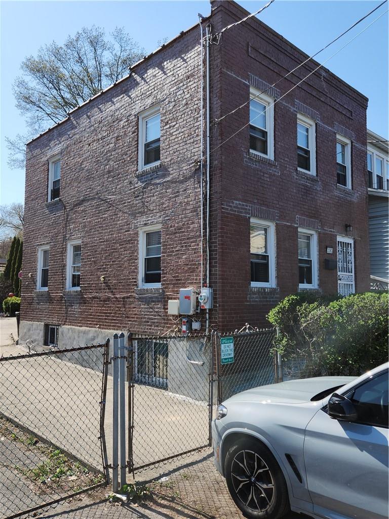 3393 Ely Avenue Bronx, NY 10469 - Photo 3 of 36