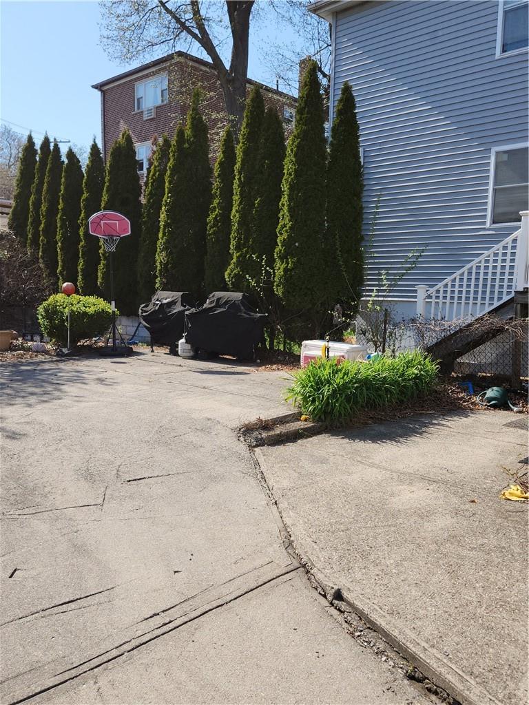 3393 Ely Avenue Bronx, NY 10469 - Photo 34 of 36