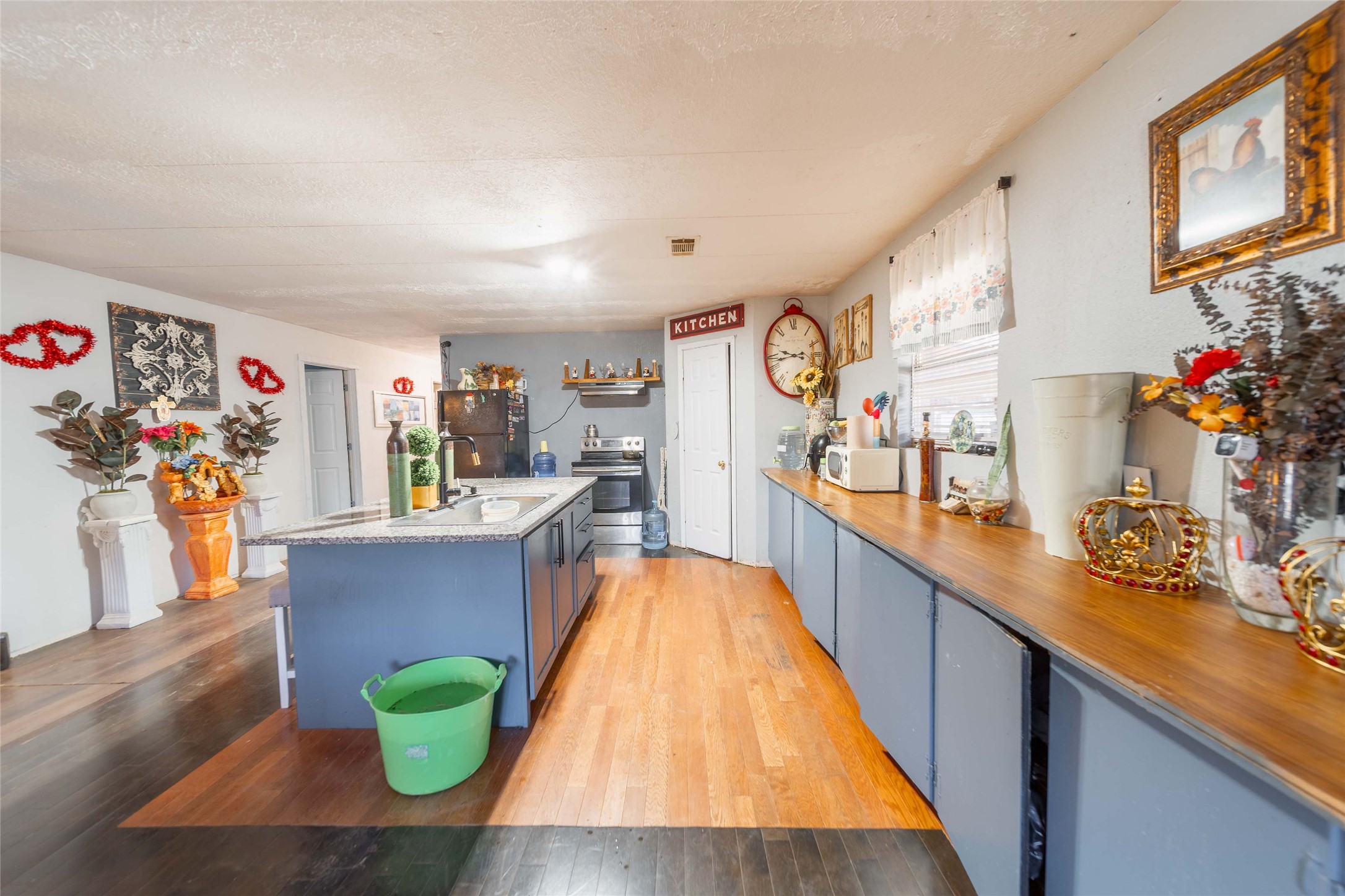 11 Seth Cleveland, TX 77328 - Photo 24 of 50 a very nice looking room with a large window