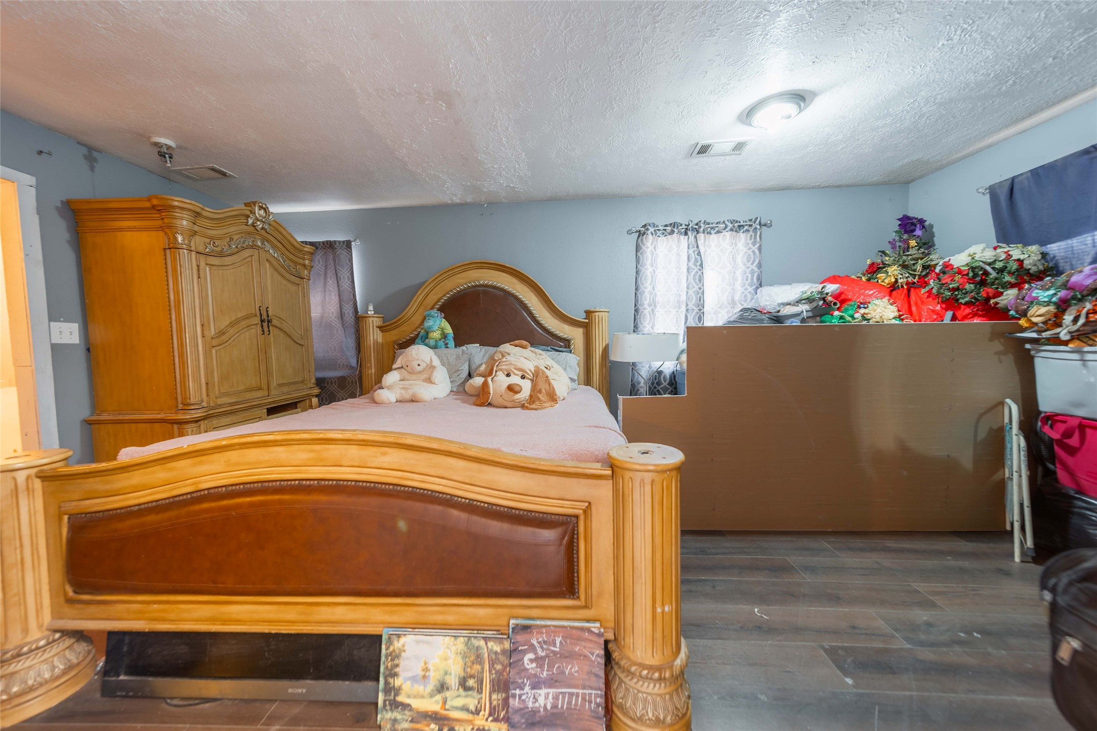 11 Seth Cleveland, TX 77328 - Photo 32 of 50 a room with toys and a potted plant