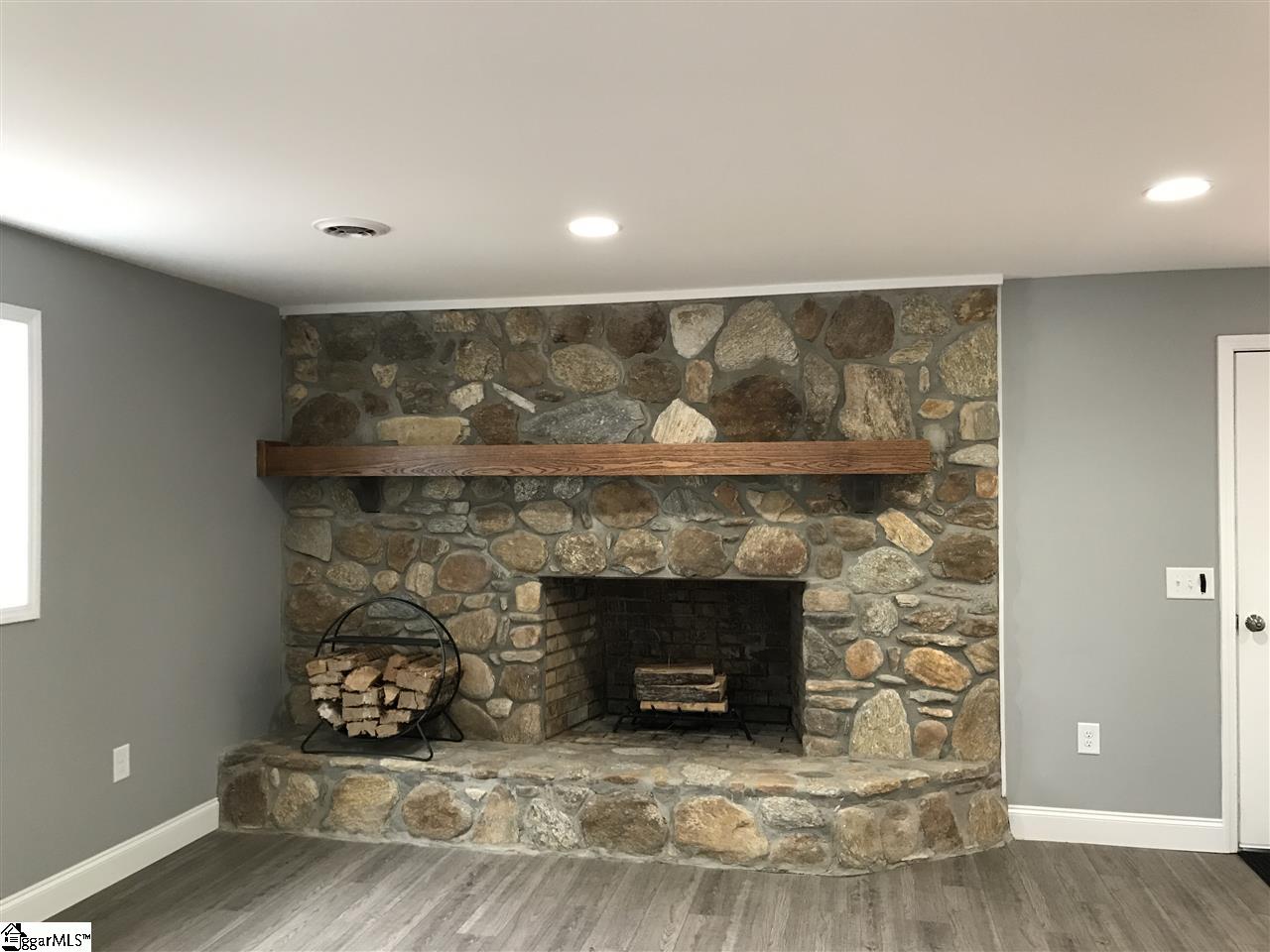 416 Old Fox Squirrel Ridge Road Pickens, SC 29671 - Photo 10 of 35