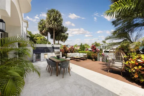 $3,100,000 | 3707 Northeast 214th Street, Unit 14, Aventura, FL 33180