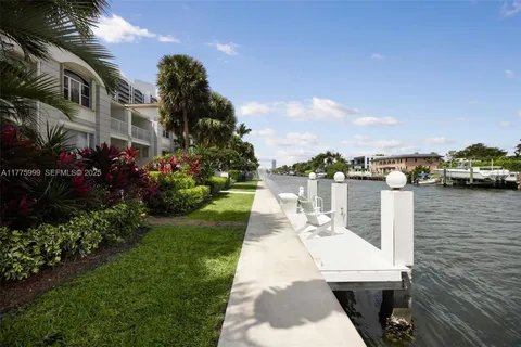 $3,100,000 | 3707 Northeast 214th Street, Unit 14, Aventura, FL 33180