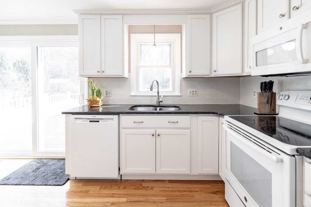 120 Springdale Road Westfield, MA 01085 - Photo 5 of 36 Gallery Image 5