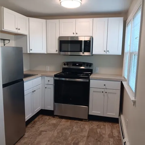 $1,700 | 4 Sawyer Place, Unit 3, Plymouth, MA 02360