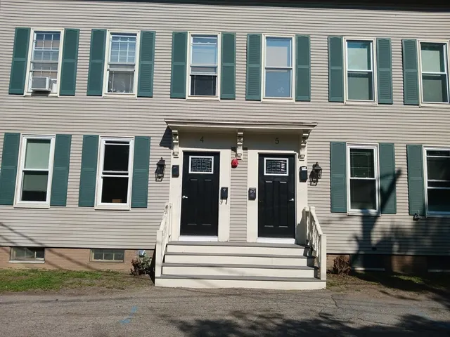 $1,700 | 4 Sawyer Place, Unit 3, Plymouth, MA 02360