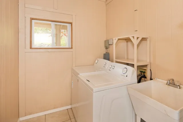 $1,900,000 | 73-1361 Kaukahoku Road, Kailua-Kona, HI 96740