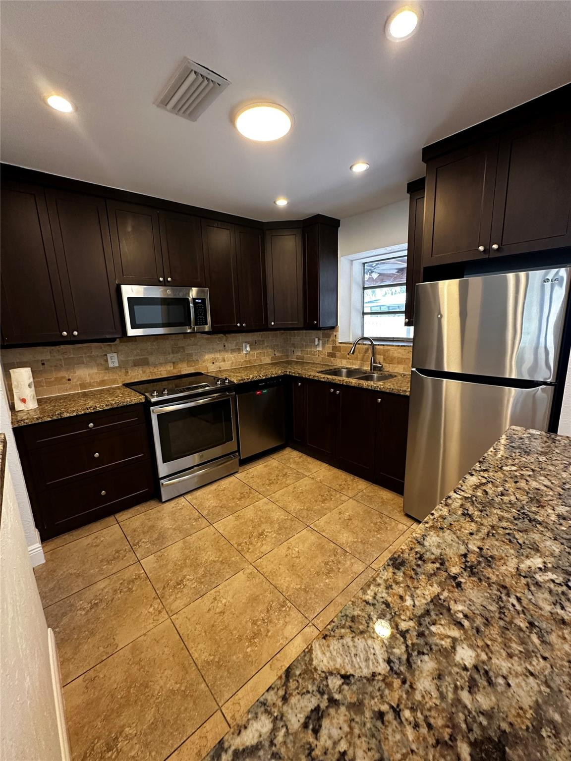 230 Northeast 21st Street Boca Raton, FL 33431 - Photo 5 of 19 Photo 5