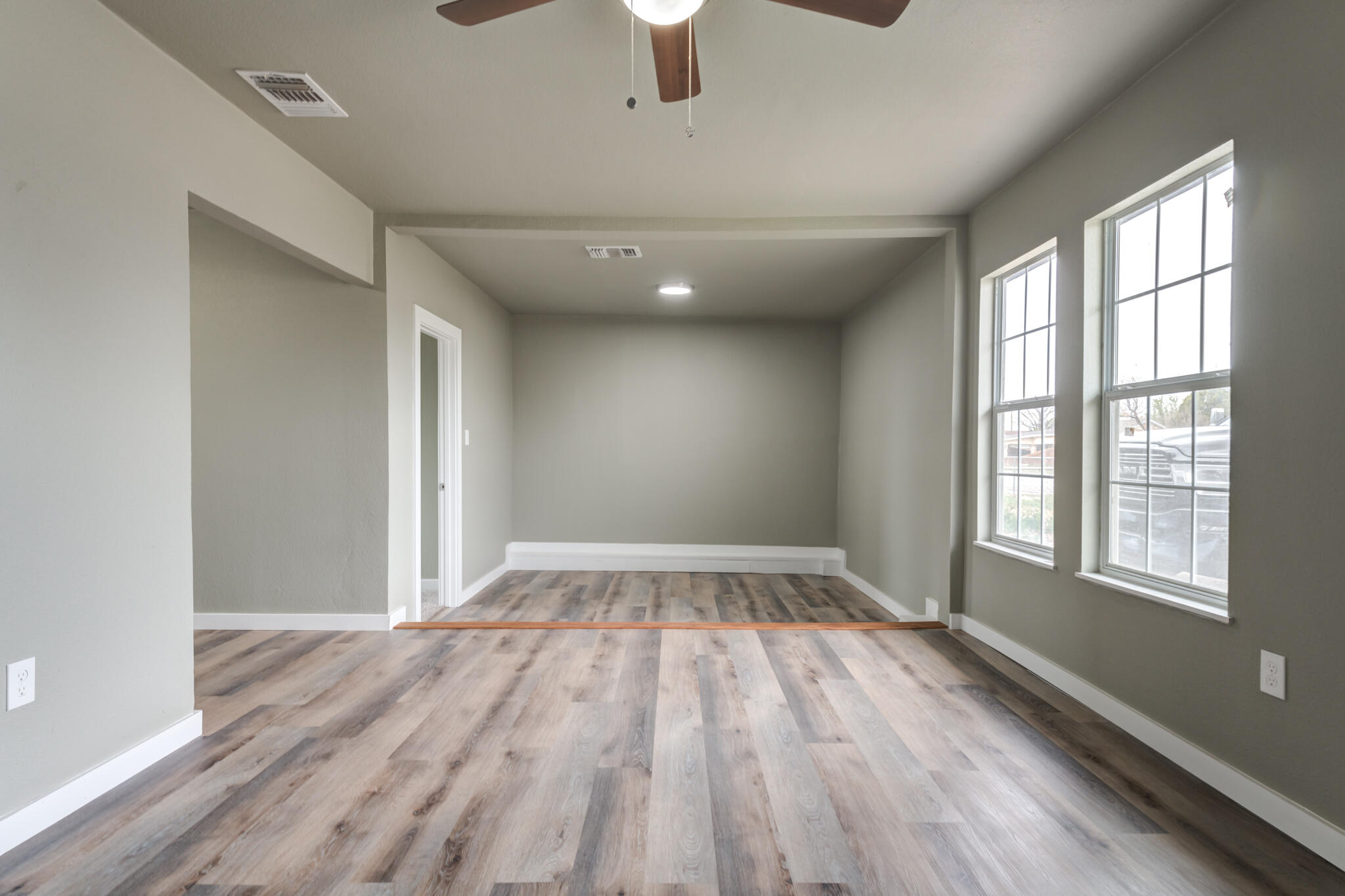 918 East Rice Street Lubbock, TX 79403 - Photo 3 of 20 DSC09139_40_41