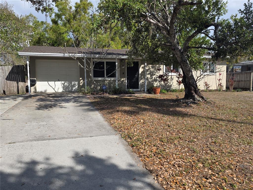 1015 Rhodes Avenue Sarasota, FL 34237 - Photo 1 of 17 Gallery Image 1