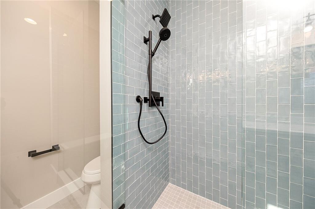 103 Ridge Line Drive Apollo, PA 15613 - Photo 31 of 39 a bathroom with a shower