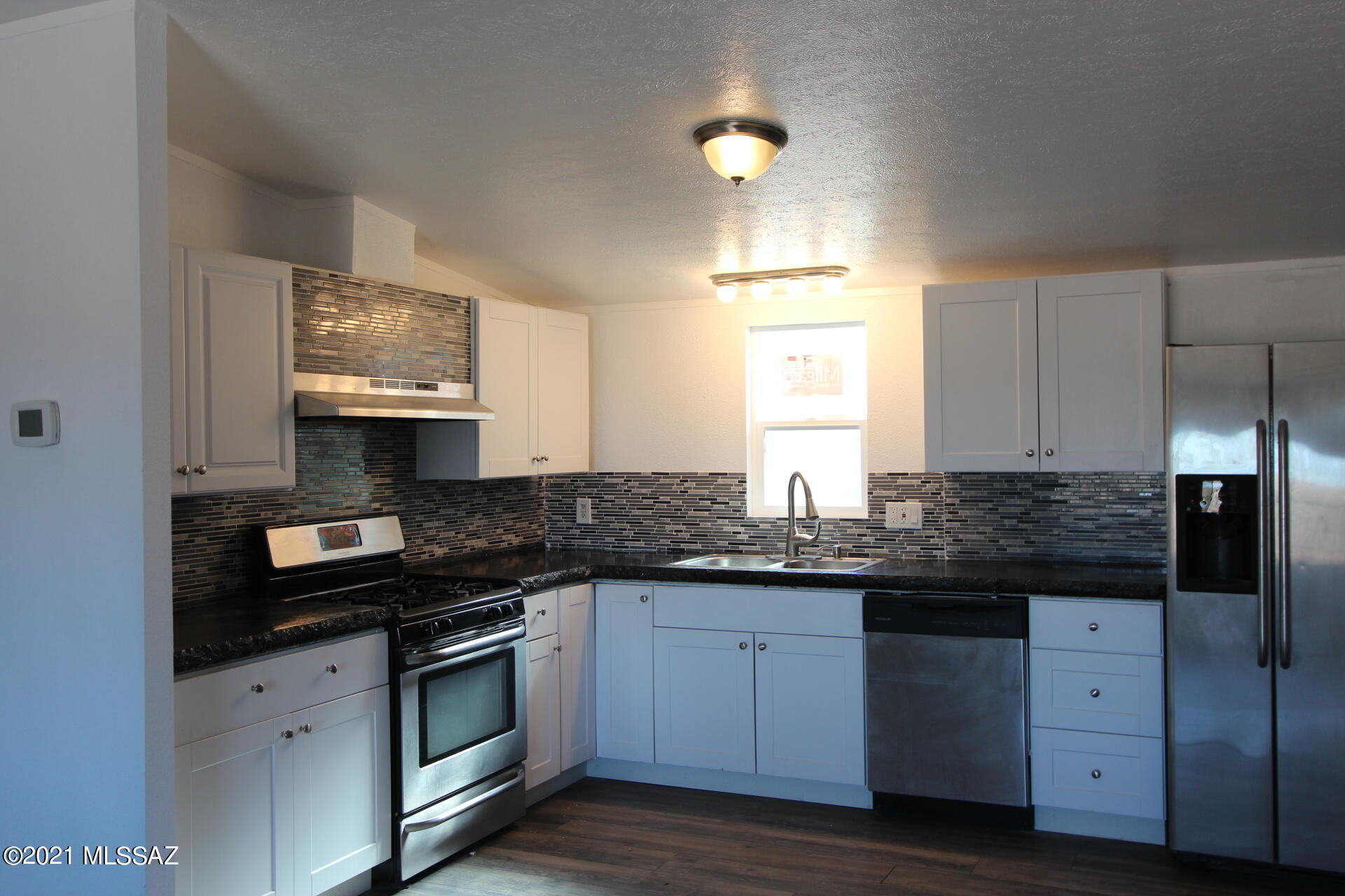 9008 South Fillmore Road Tucson, AZ 85736 - Photo 2 of 15 Gallery Image 2