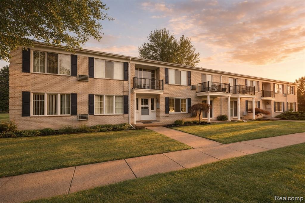 100 West Hickory Grove Road, Unit A2 Bloomfield Hills, MI 48304 - Photo 1 of 14