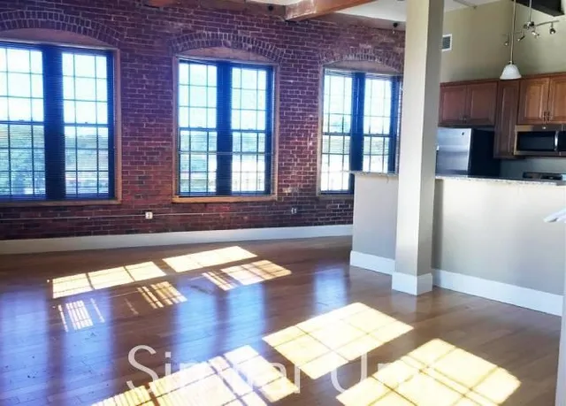 $3,370 | 34 Franklin Street, Unit 131, Nashua, NH 03064