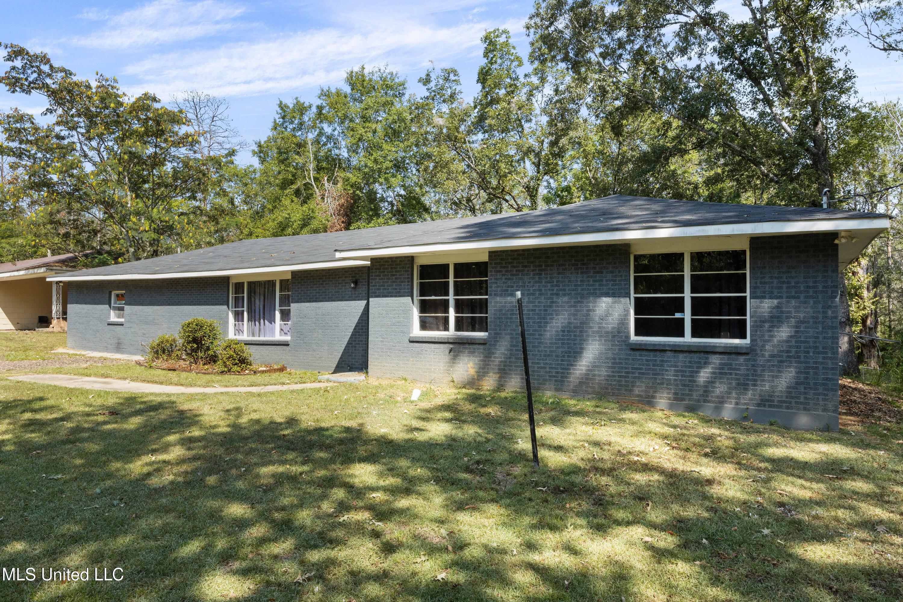 1208 Cooper Road Jackson, MS 39212 - Photo 3 of 5 EOSR9947