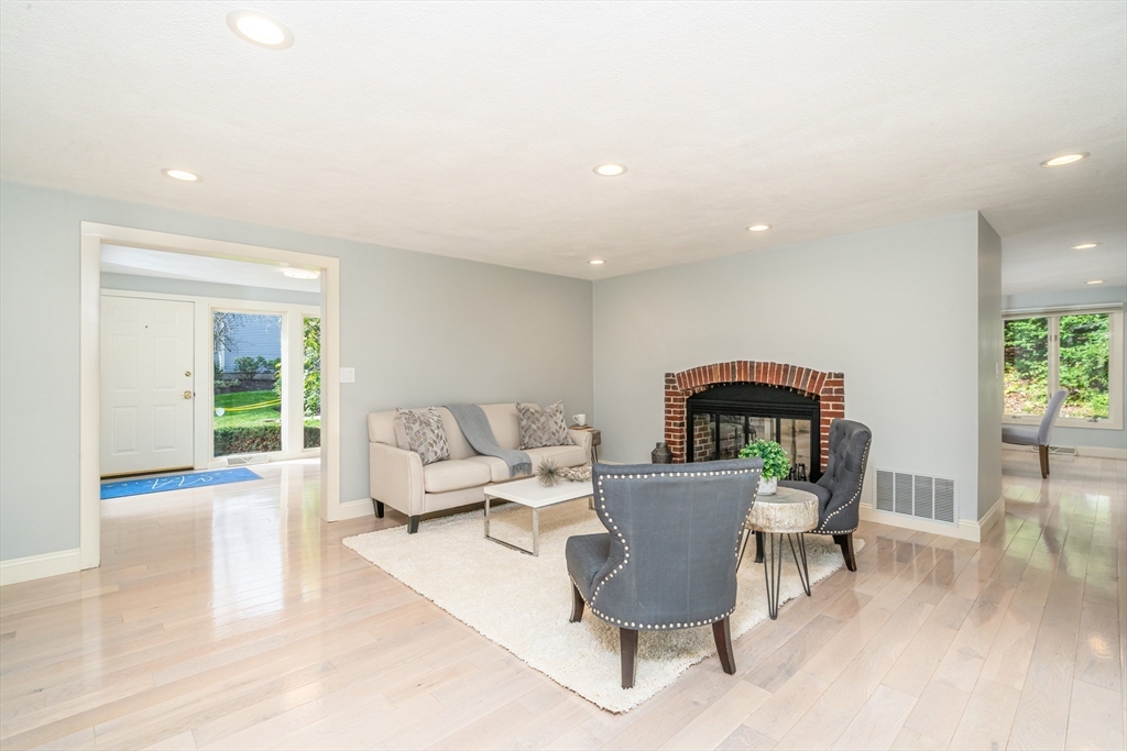 18 Potter Pond, Unit 18 Lexington, MA 02421 - Photo 17 of 42 Gallery Image 17