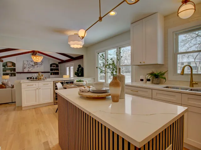 $799,900 | 6225 Western Avenue, Willowbrook, IL 60527