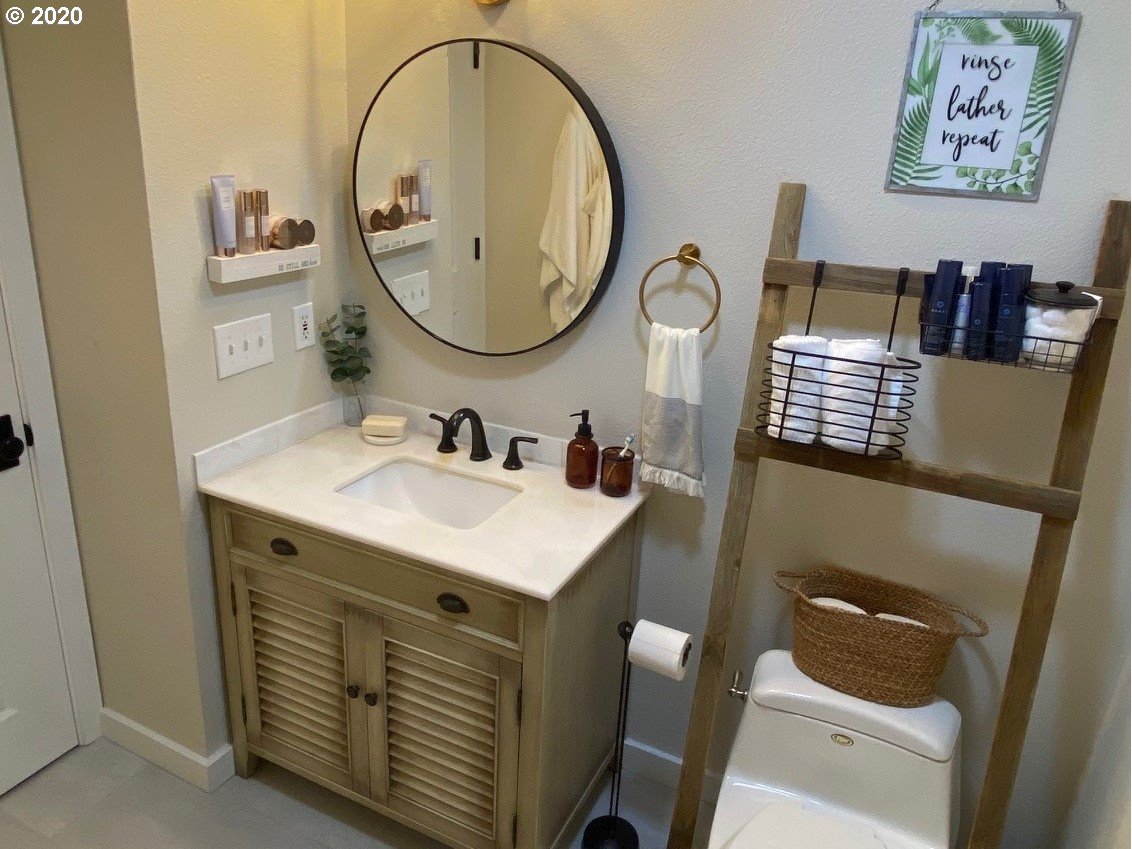 12616 Northwest Barnes Road, Unit 1 Portland, OR 97229 - Photo 14 of 32 Gallery Image 14