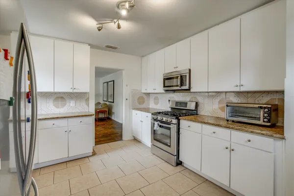 $2,300 | 4615 Ribbecke Avenue, Austin, TX 78721