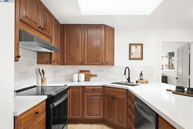 $1,298,000 | 121 Beachview Avenue, Pacifica, CA 94044