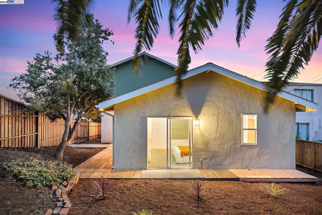 $1,298,000 | 121 Beachview Avenue, Pacifica, CA 94044