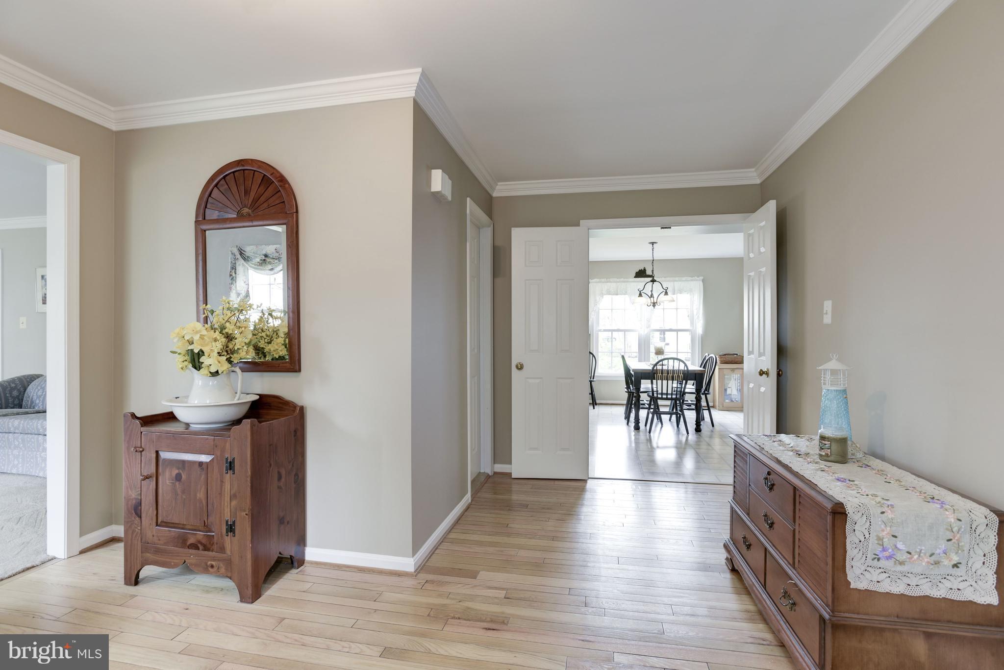 14 Rutledge Court Sterling, VA 20165 - Photo 3 of 30 Interior (General)