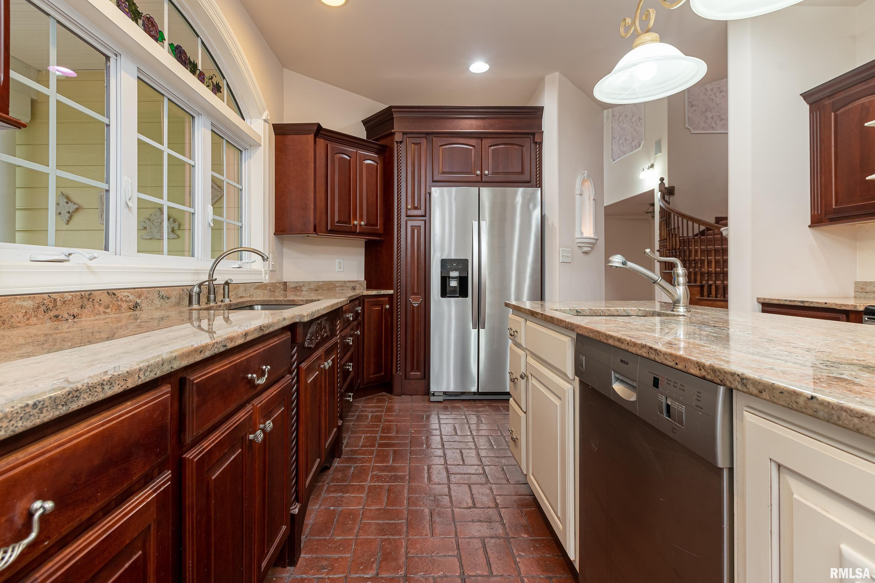305 Twin Lakes Road Carterville, IL 62918 - Photo 13 of 45 Gallery Image 13