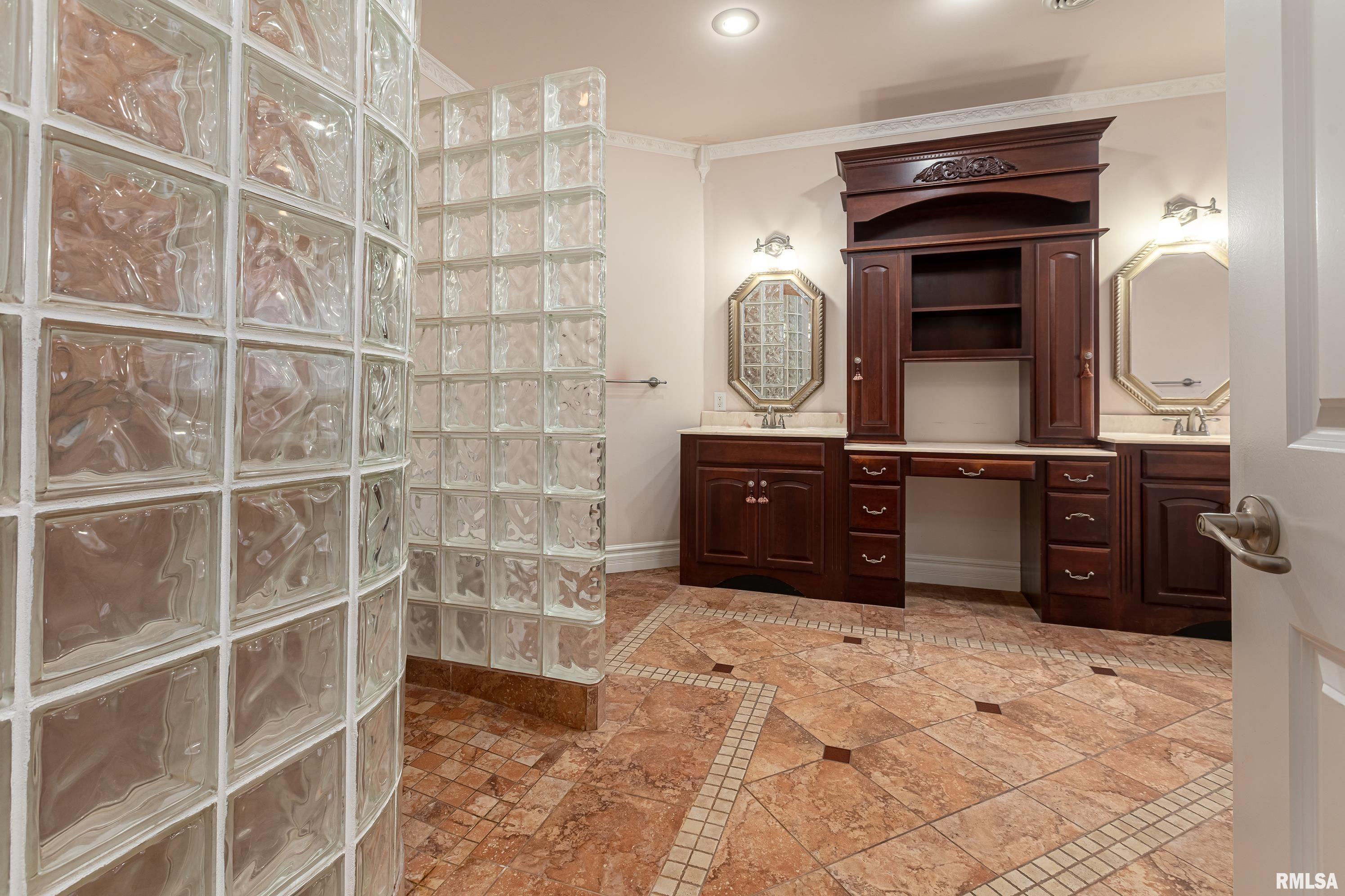305 Twin Lakes Road Carterville, IL 62918 - Photo 22 of 45 Gallery Image 22
