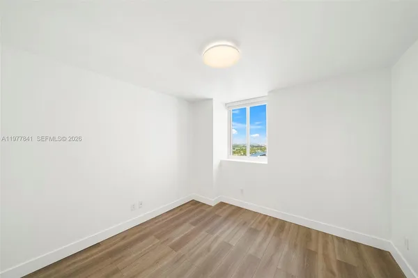 $7,900 | 4775 Collins Avenue, Unit 2507, Miami Beach, FL 33140