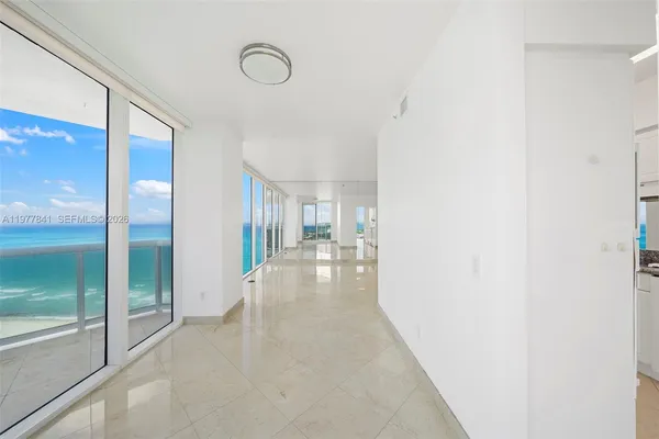 $7,900 | 4775 Collins Avenue, Unit 2507, Miami Beach, FL 33140