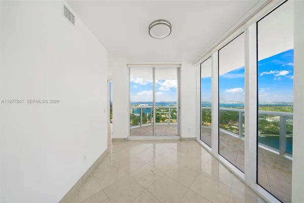 $7,900 | 4775 Collins Avenue, Unit 2507, Miami Beach, FL 33140