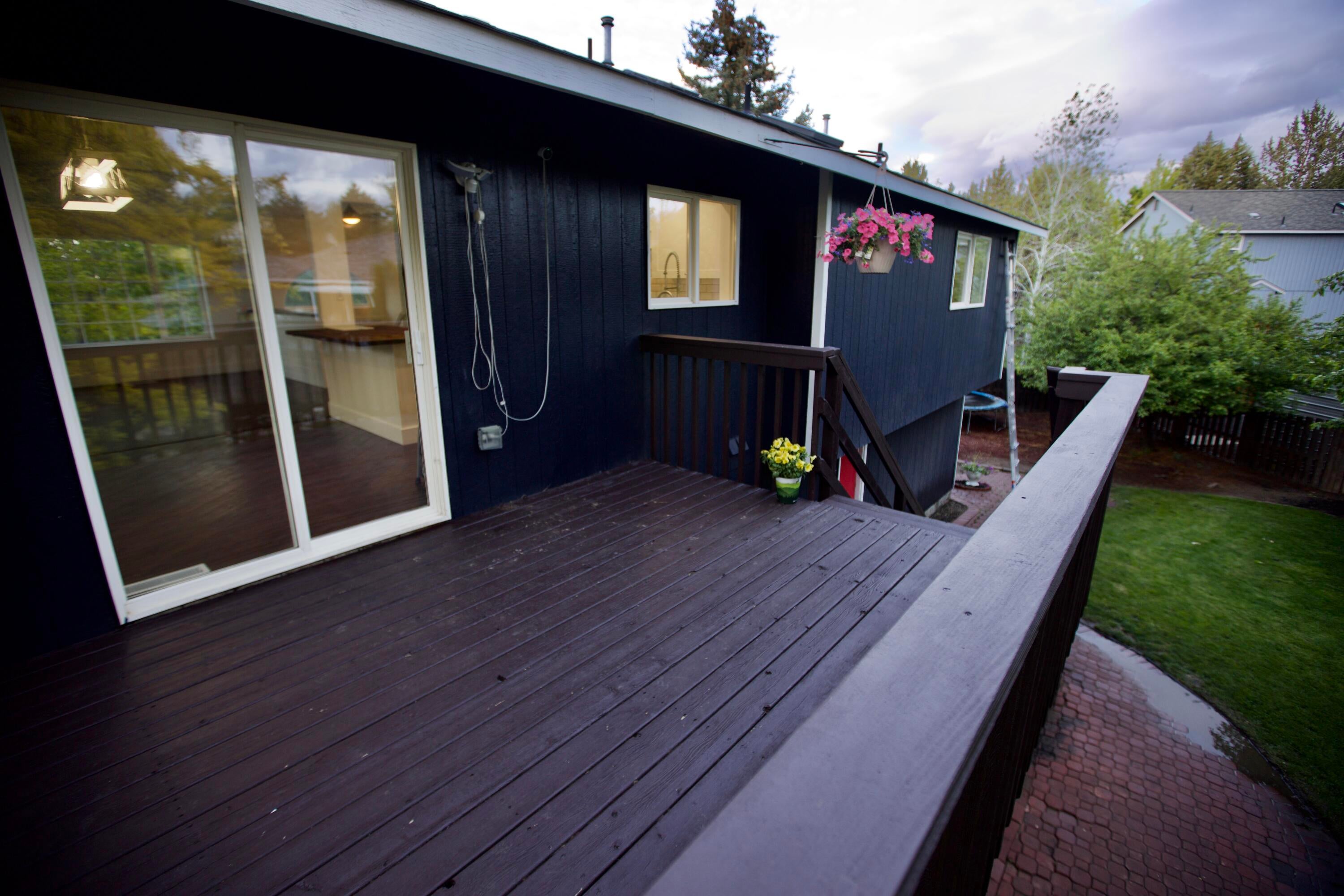 3608 Southwest Volcano Court Redmond, OR 97756 - Photo 36 of 47 Deck