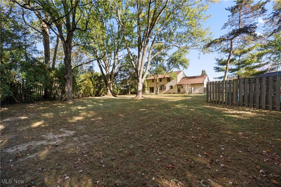 1711 Gulf Road Elyria, OH 44035 - Photo 45 of 50 View of yard
