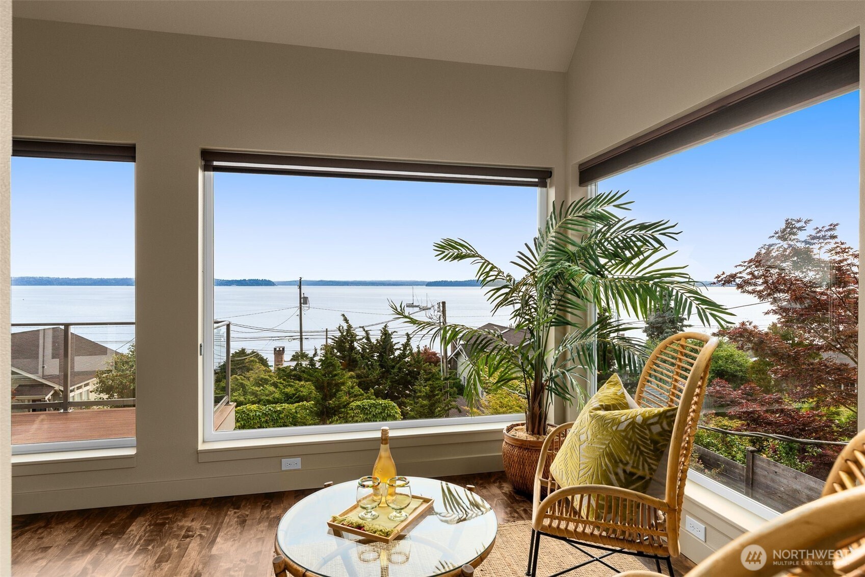 4622 57th Avenue Southwest Seattle, WA 98116 - Photo 10 of 36