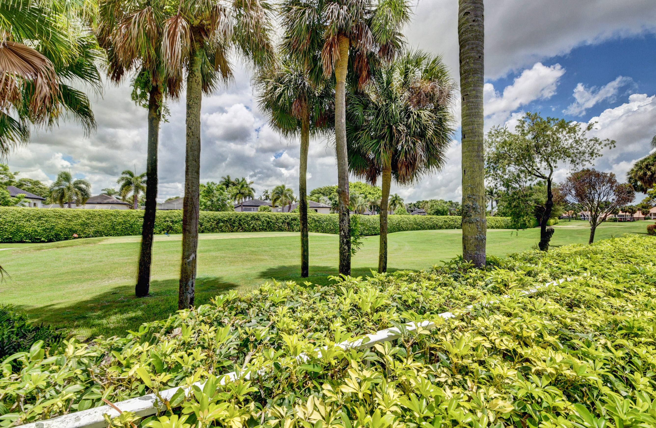 17525 Vía Capri Boca Raton, FL 33496 - Photo 3 of 31 Golf View