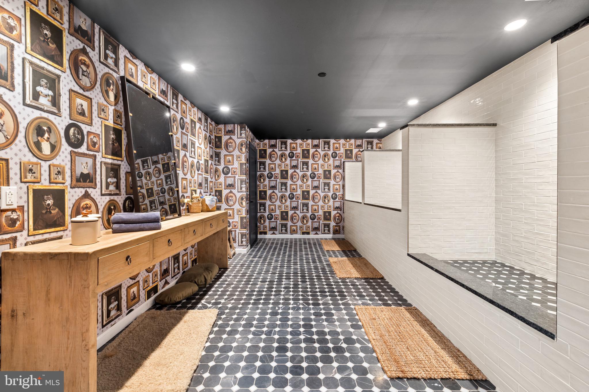 200 South Broad Street, Unit 1015 Philadelphia, PA 19102 - Photo 25 of 48 a bathroom with a shower