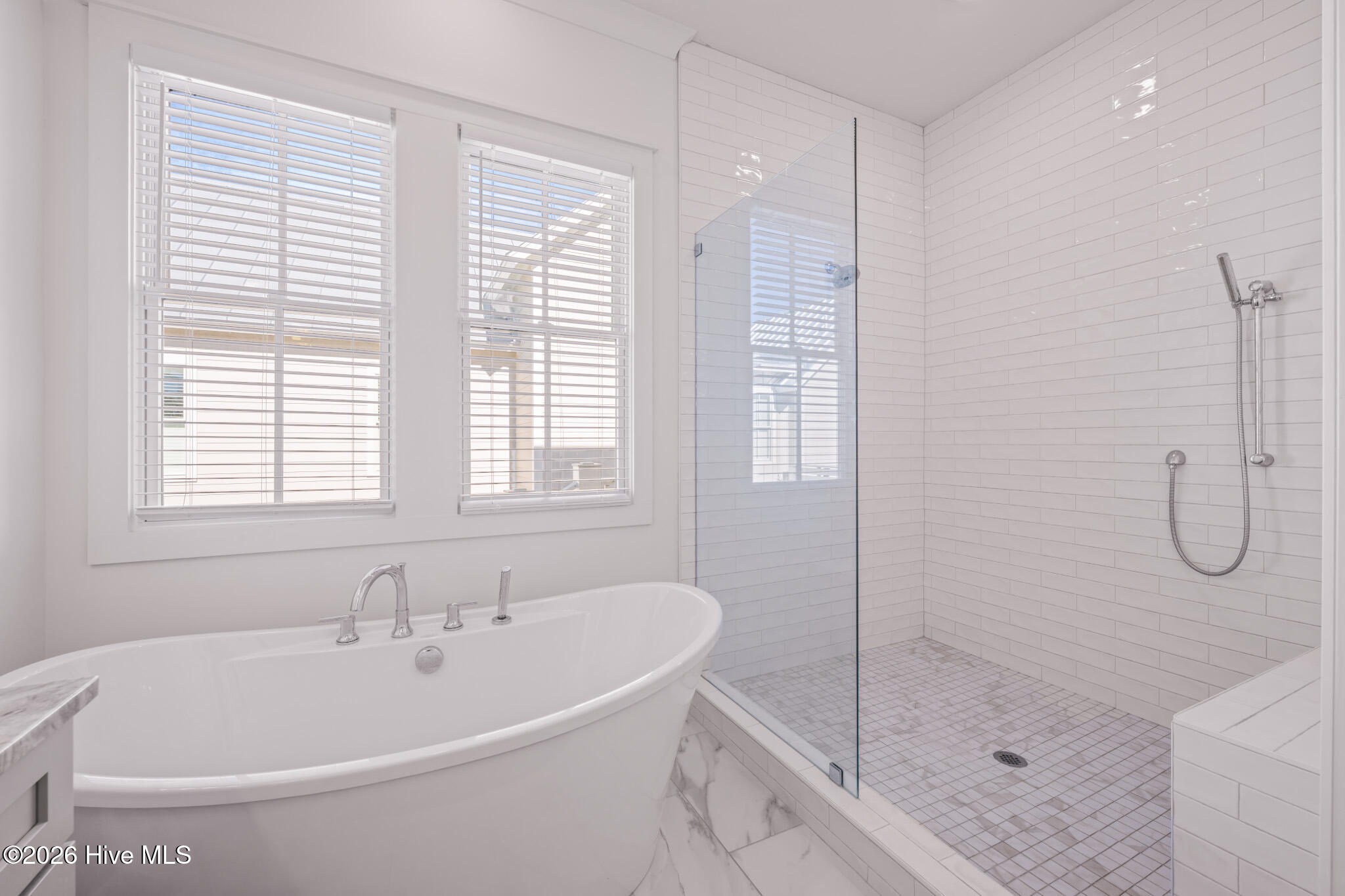 72 Boathouse Road Oriental, NC 28571 - Photo 23 of 40 Primary Bathroom Tub