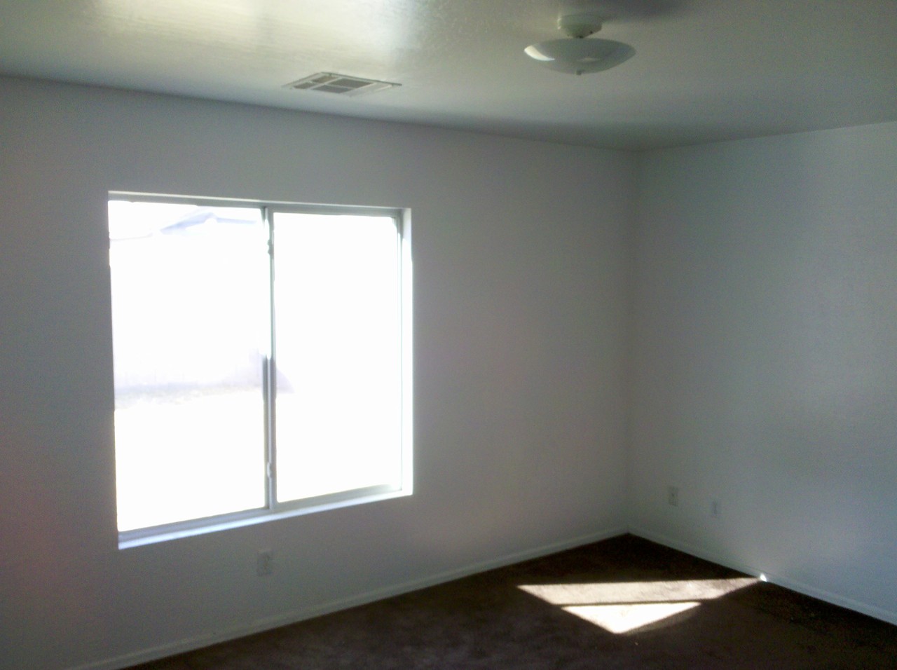 2919 West Grenadine Road Phoenix, AZ 85041 - Photo 3 of 5 -