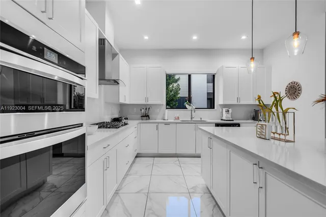 $6,550 | 4363 Northwest 81st Avenue, Doral, FL 33166