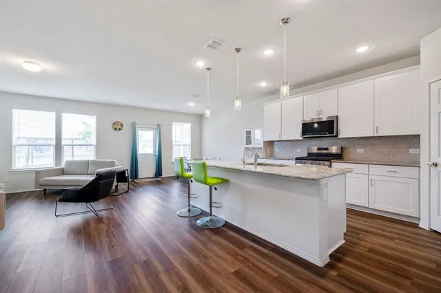 $2,370 | 802 Cormorant Street, Princeton, TX 75407