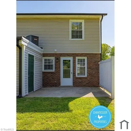 $1,050 | 501 Greenbriar Road, Unit A, Greensboro, NC 27405